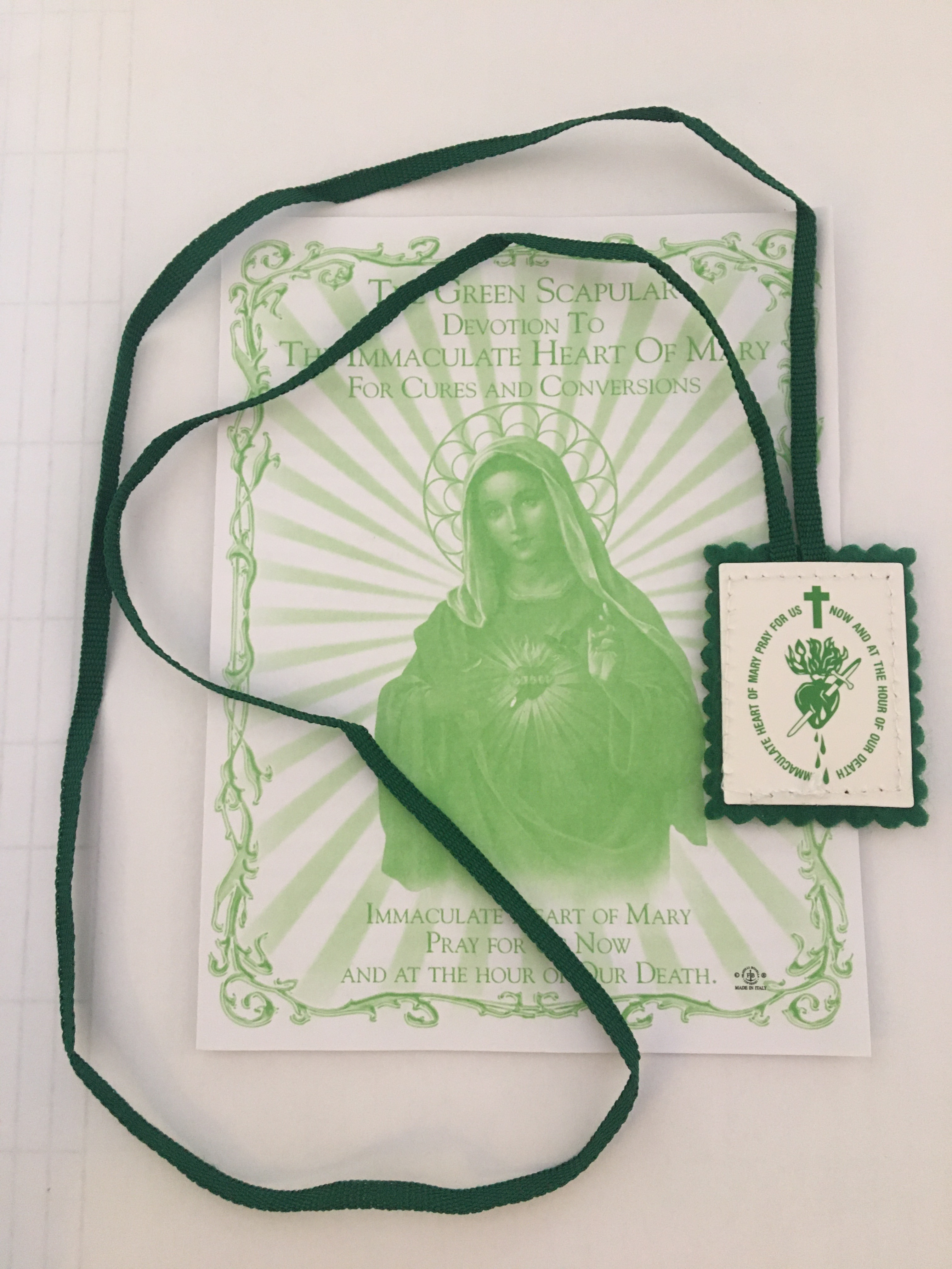 Green Scapular with prayer card
